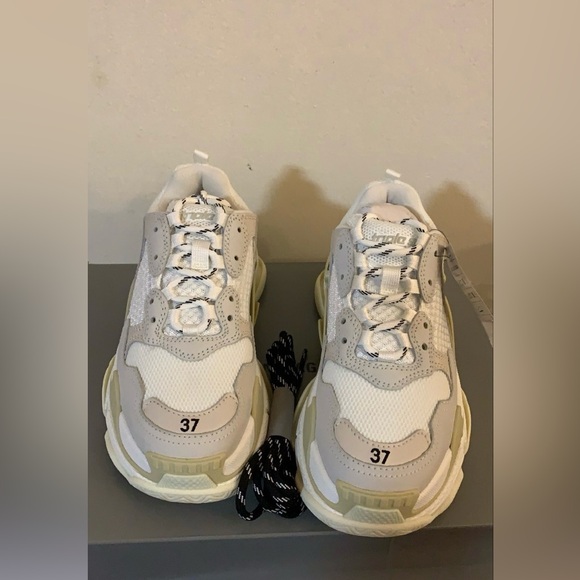 BALENCIAGA Triple S Sneakers - Picture 2 of 7